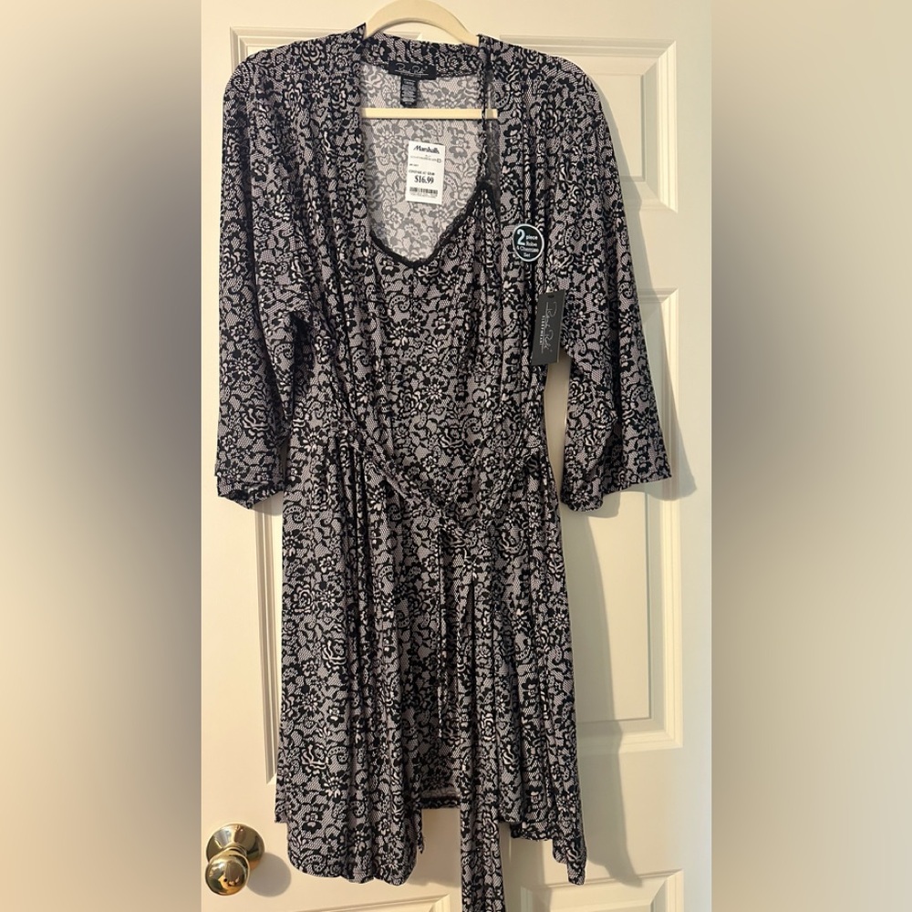 Brand new beautiful Rene Rofe 2-piece soft and stretchy silky sleepwear. Size 1X